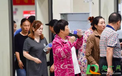 坐地鐵帶飯過安檢是不是不好1