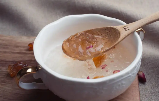 燕窩燉好后是脆的還是稀薄的1