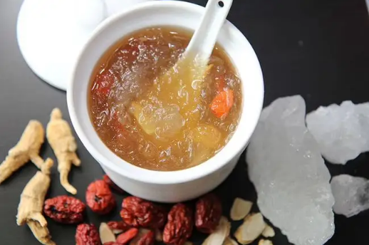 燕窩燉進(jìn)去有點(diǎn)雞蛋味失常嗎2