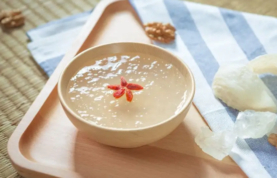 燕窩燉完一絲一絲的好還是粘粘的好1